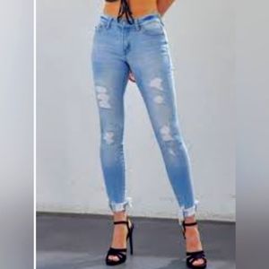 KanCan 13x30 stretch skinny leg distressed jeans